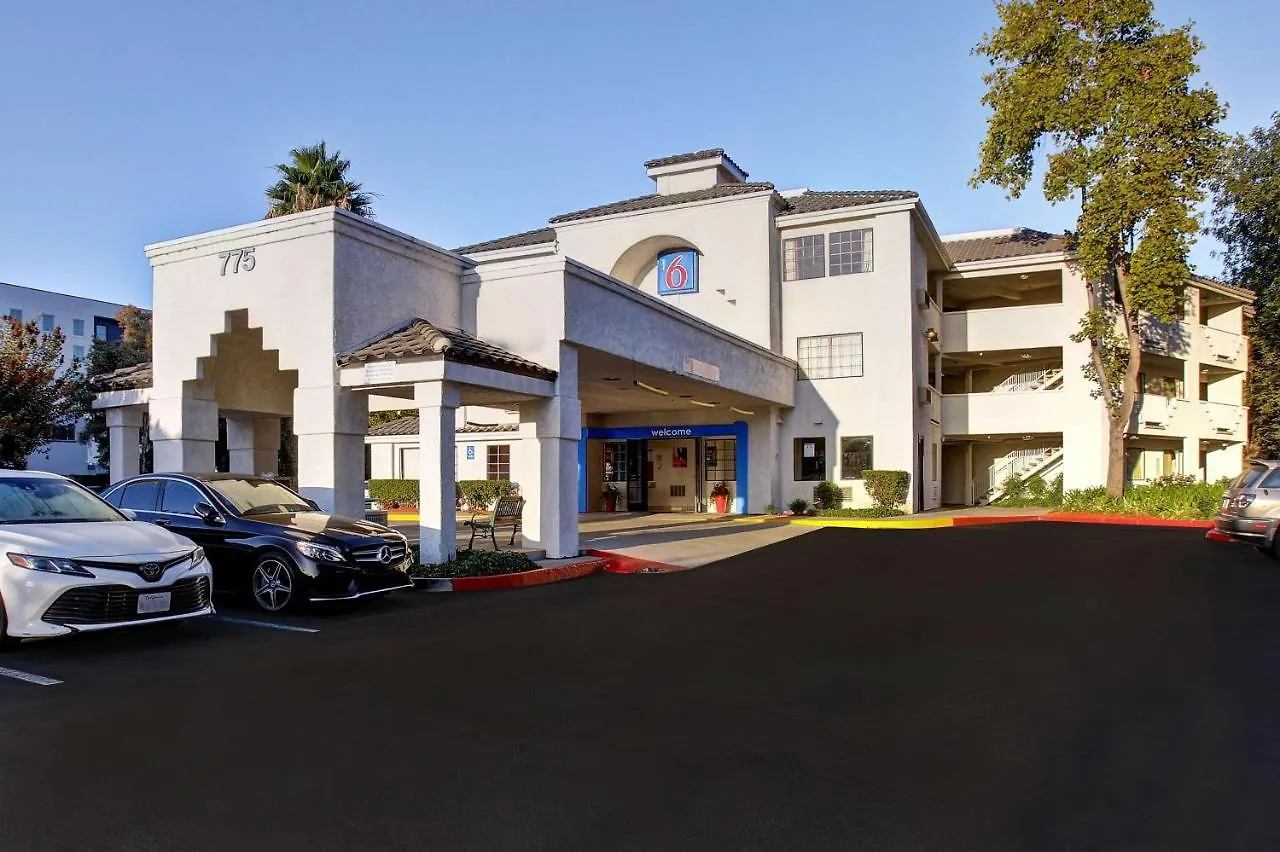 Staying Near Alviso Marina Park: 4 Airport Hotels Compared