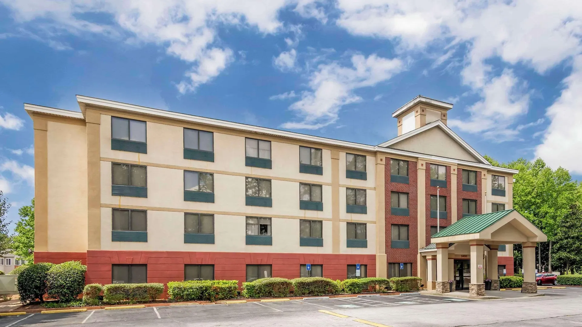 4 Golf Hotels Near Ocee Park That Deliver on the Course