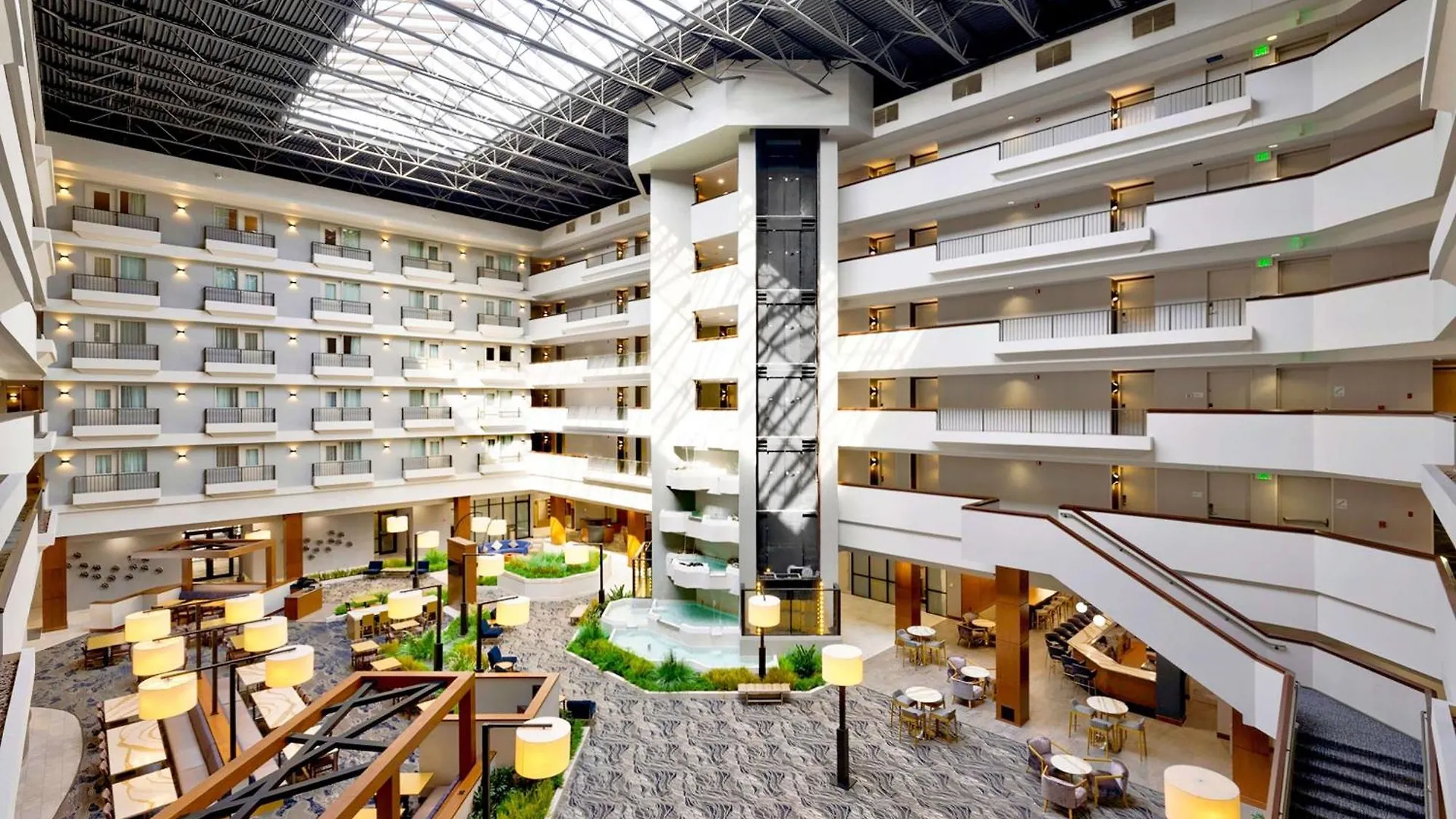 2 Hotels Near Butterworth Center Worth Booking in Moline