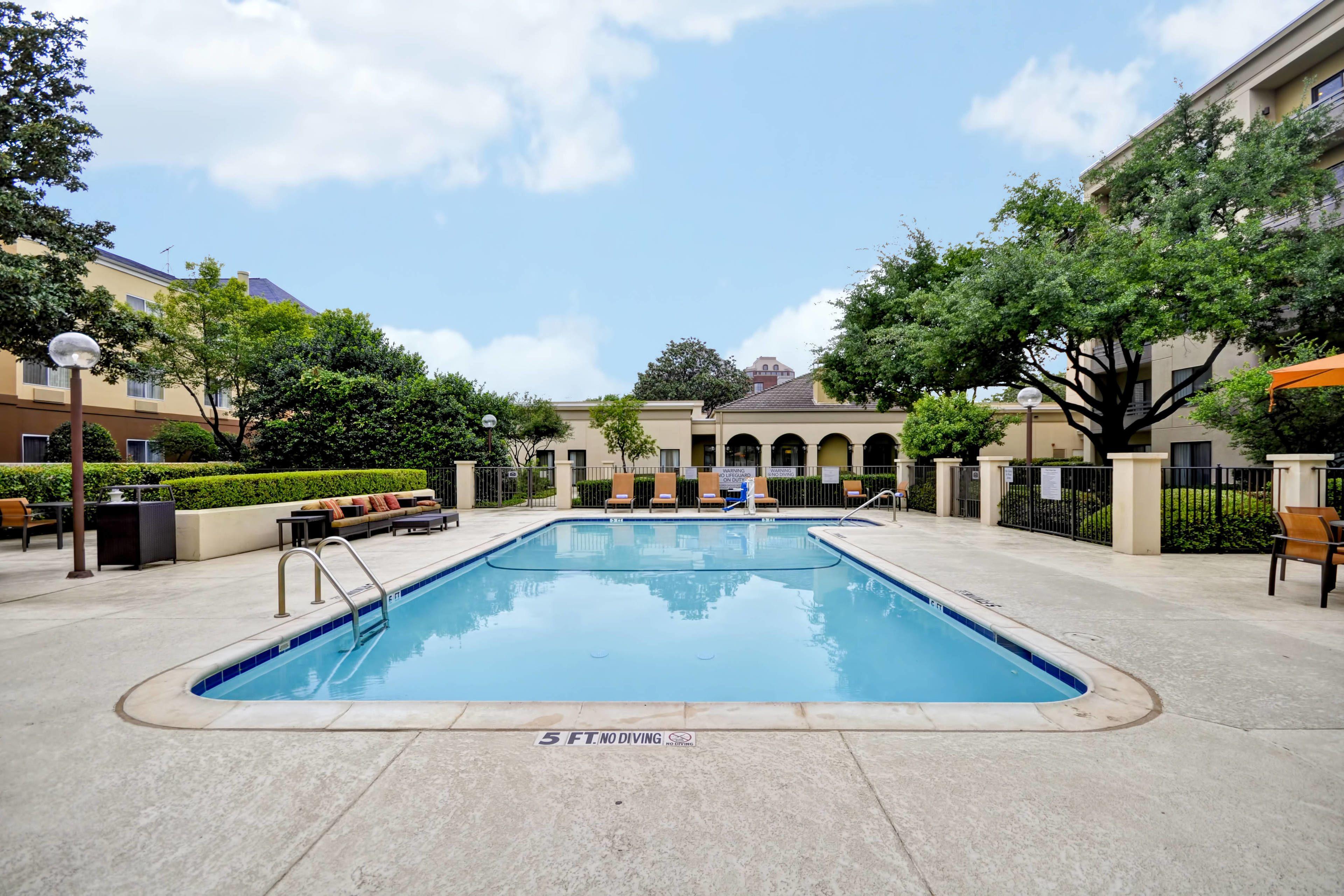 11 Airport Hotels Near Treasures Dallas Worth Booking