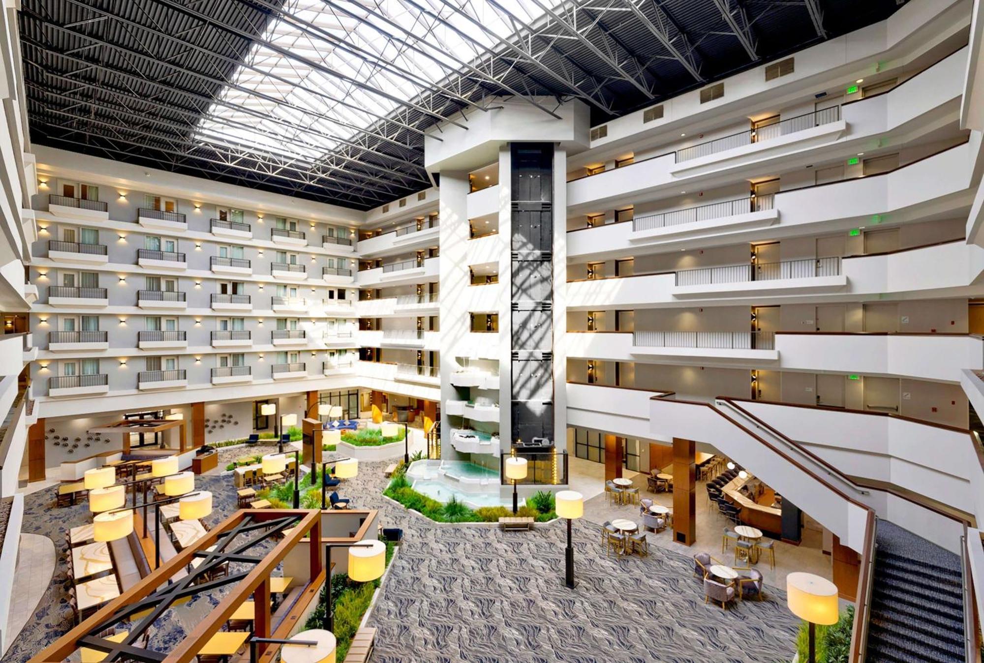 2 Hotels Near Butterworth Center Worth Booking in Moline